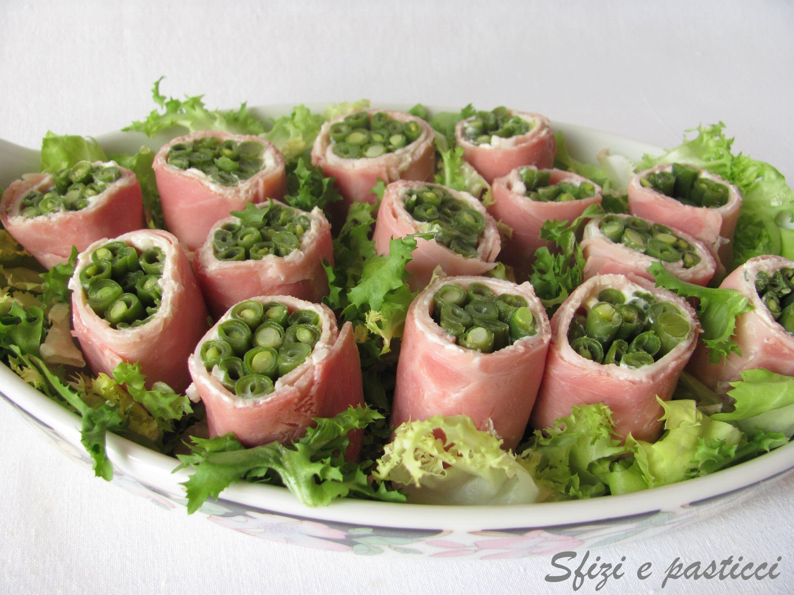 Sfizi e pasticci Involtini di prosciutto cotto