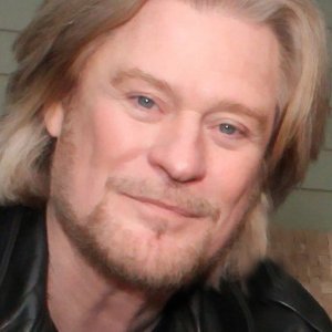 Hall and oates hit singles