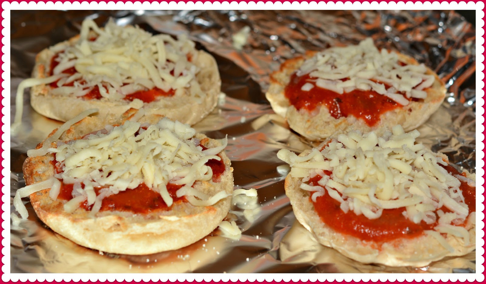 ENGLISH MUFFIN PIZZAS Hugs and Cookies XOXO