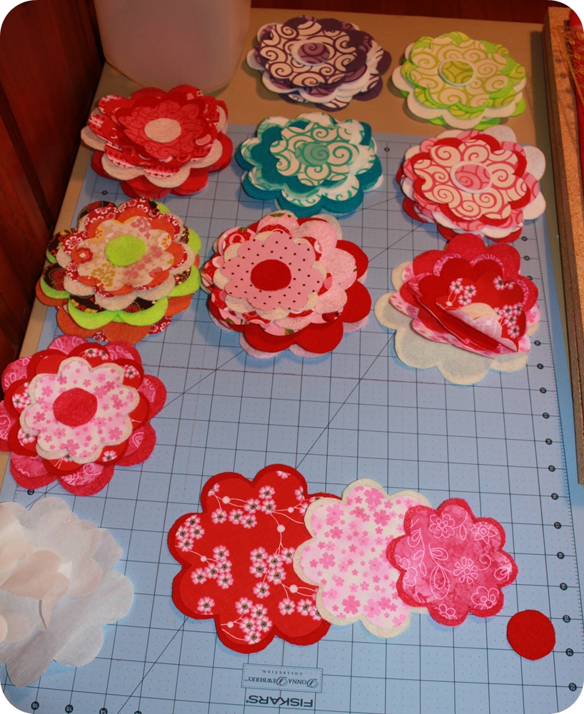 KoolBeenz TUTORIAL No Sew 6" Felt & Fabric Flowers Great for Wall