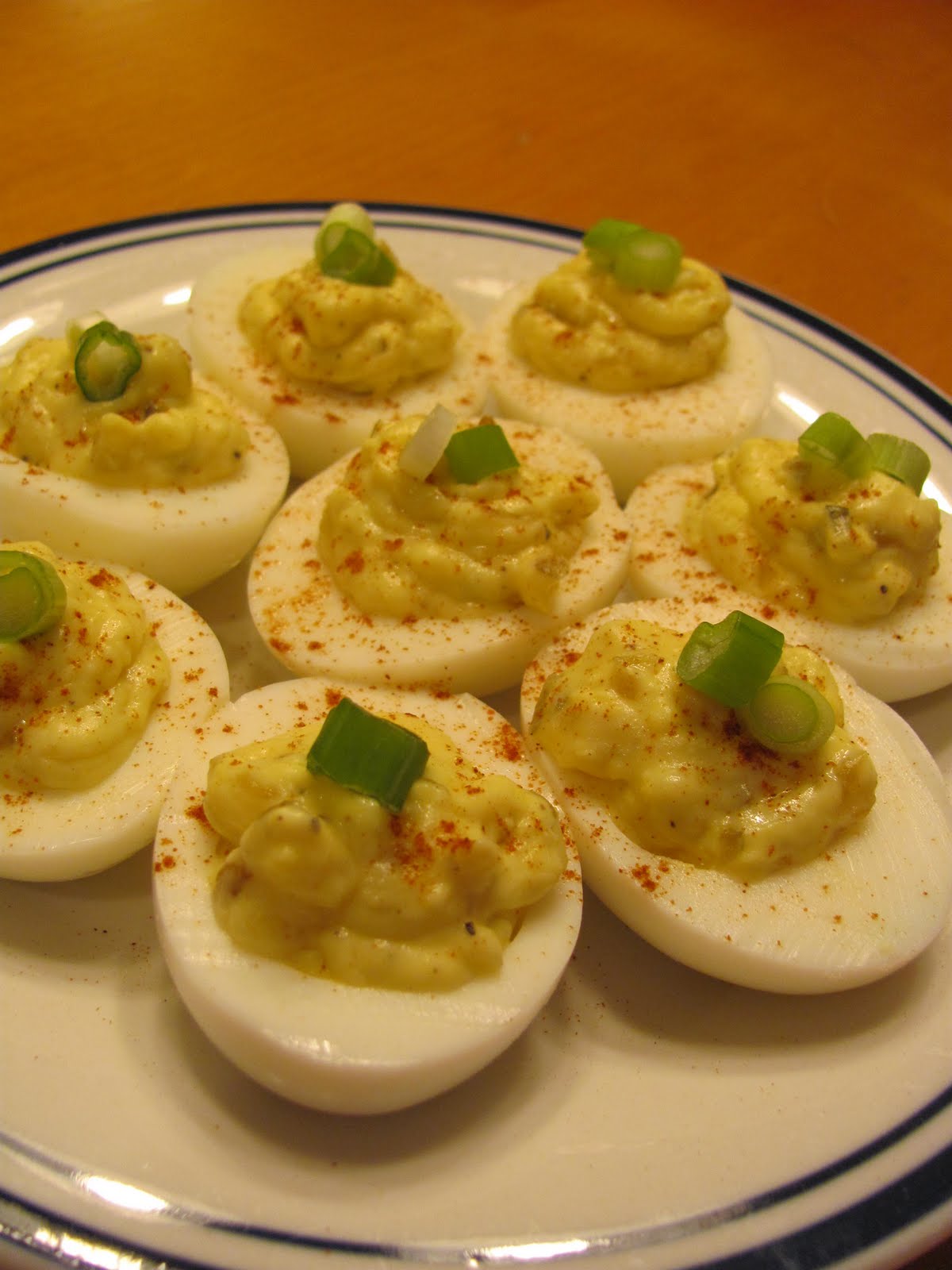 Easy+deviled+eggs+with+relish