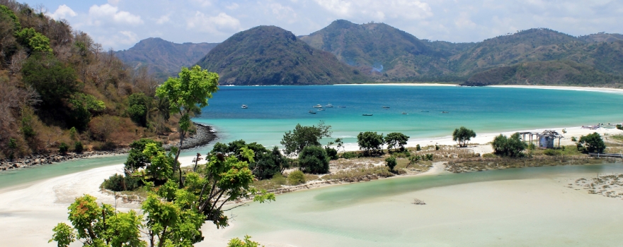 Pantai Selong Belanak Lombok Tengah
