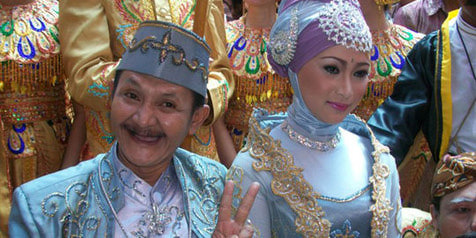 Heboh! Ki Daus Nikahi Cewek Muda Heboh! Ki Daus Nikahi Cewek Muda