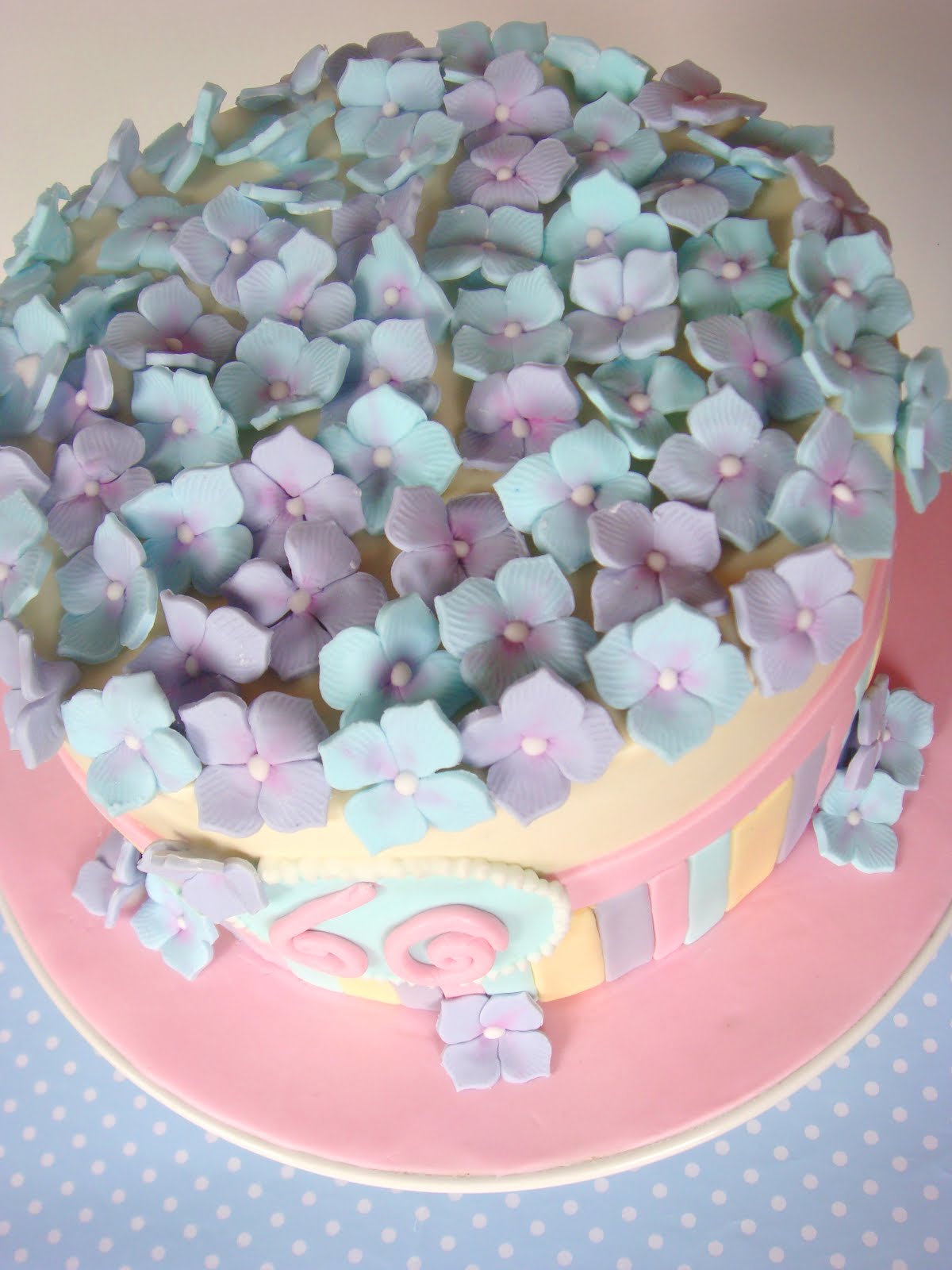 butter hearts sugar Pastel Hydrangea Cake