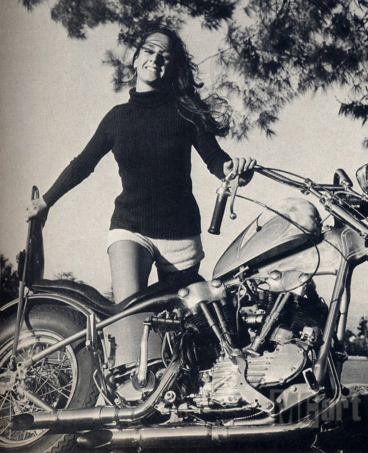 Girl on an old motorcycle: Post your pics! 