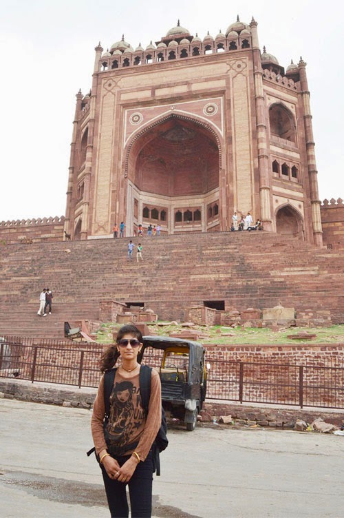 Sharda at fatehpur sikri tour Sharda Swami