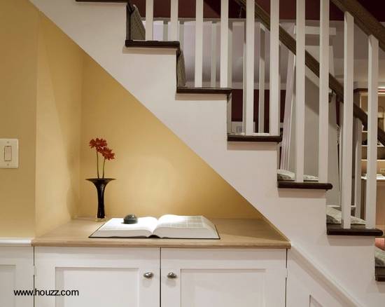 Arquitectura de casas: espacio adicional aprovechado dentro de la ... Escalera diseño Mueble