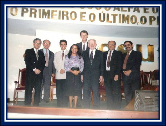 EU NÃO PEDI ESTA FOTO... FUI CONVIDADA PELO PR. ANTÔNIO GILBERTO..