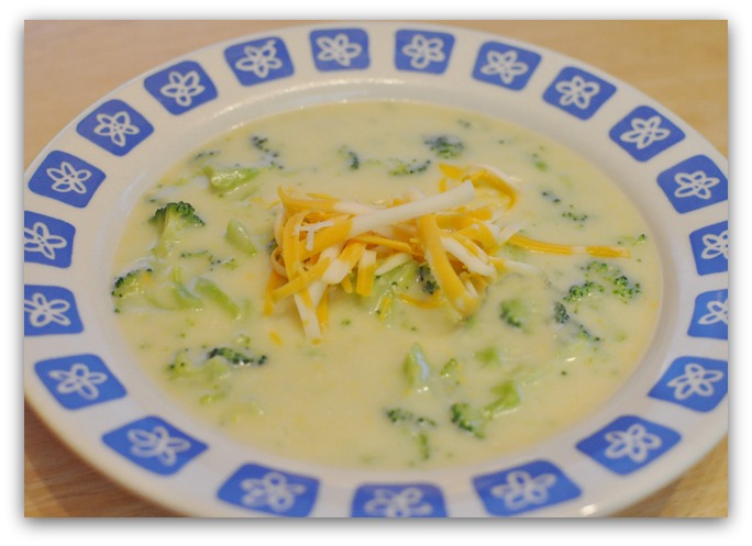 Simply Sara: BEST EVER Broccoli Cheese Soup