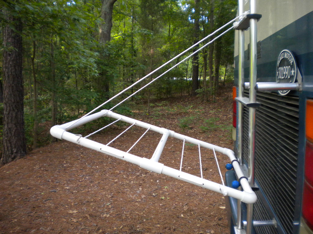 Blaine's Barks Nice Weather, Clothes Rack and Bobbie T Reports