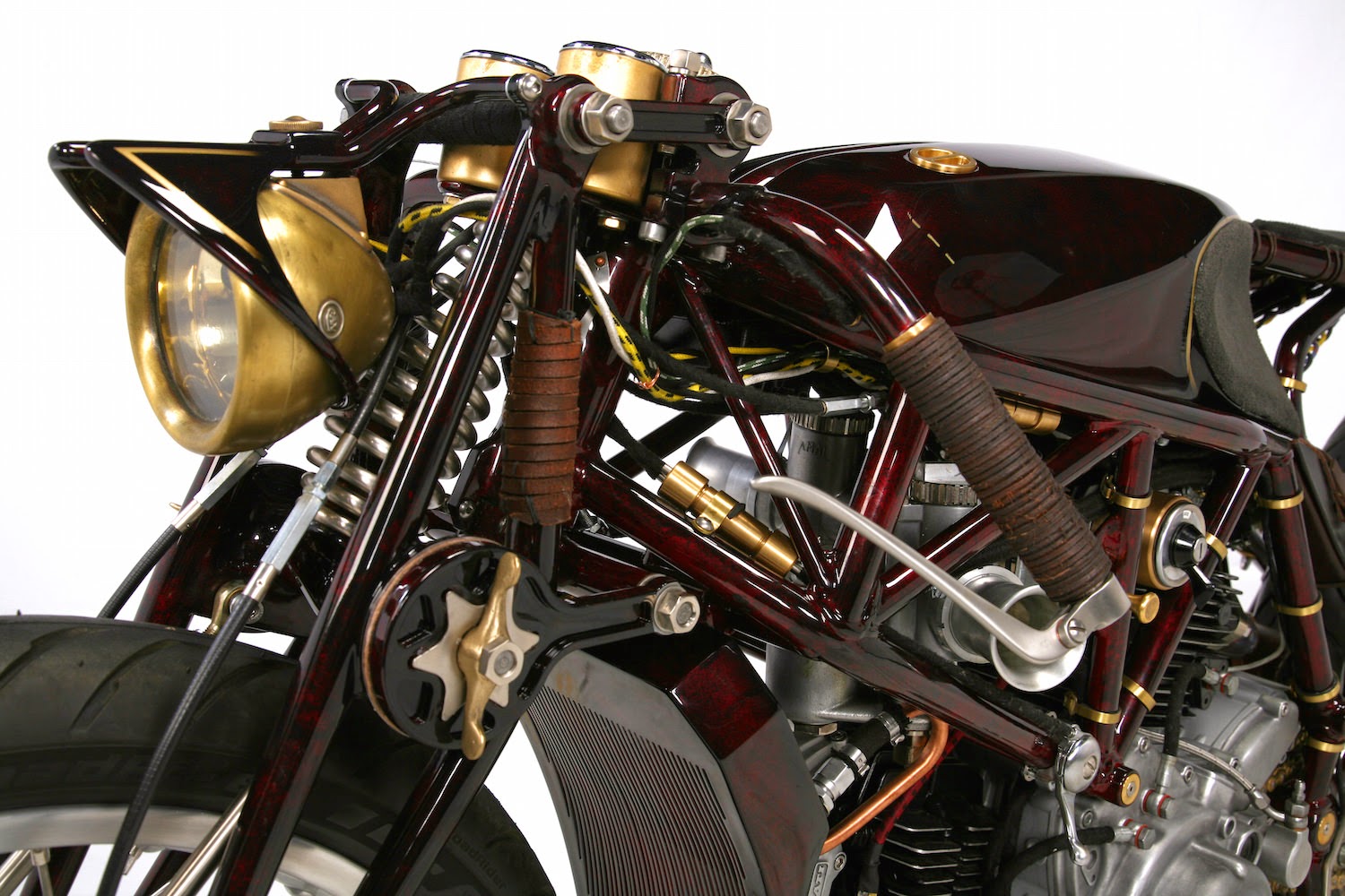 Ducati-900SS-Bobber-07.jpg