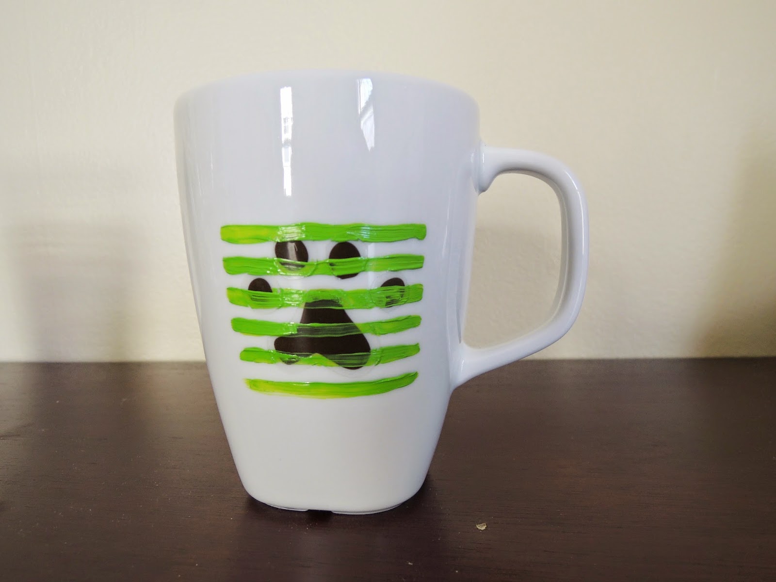 DIY Paw print mug