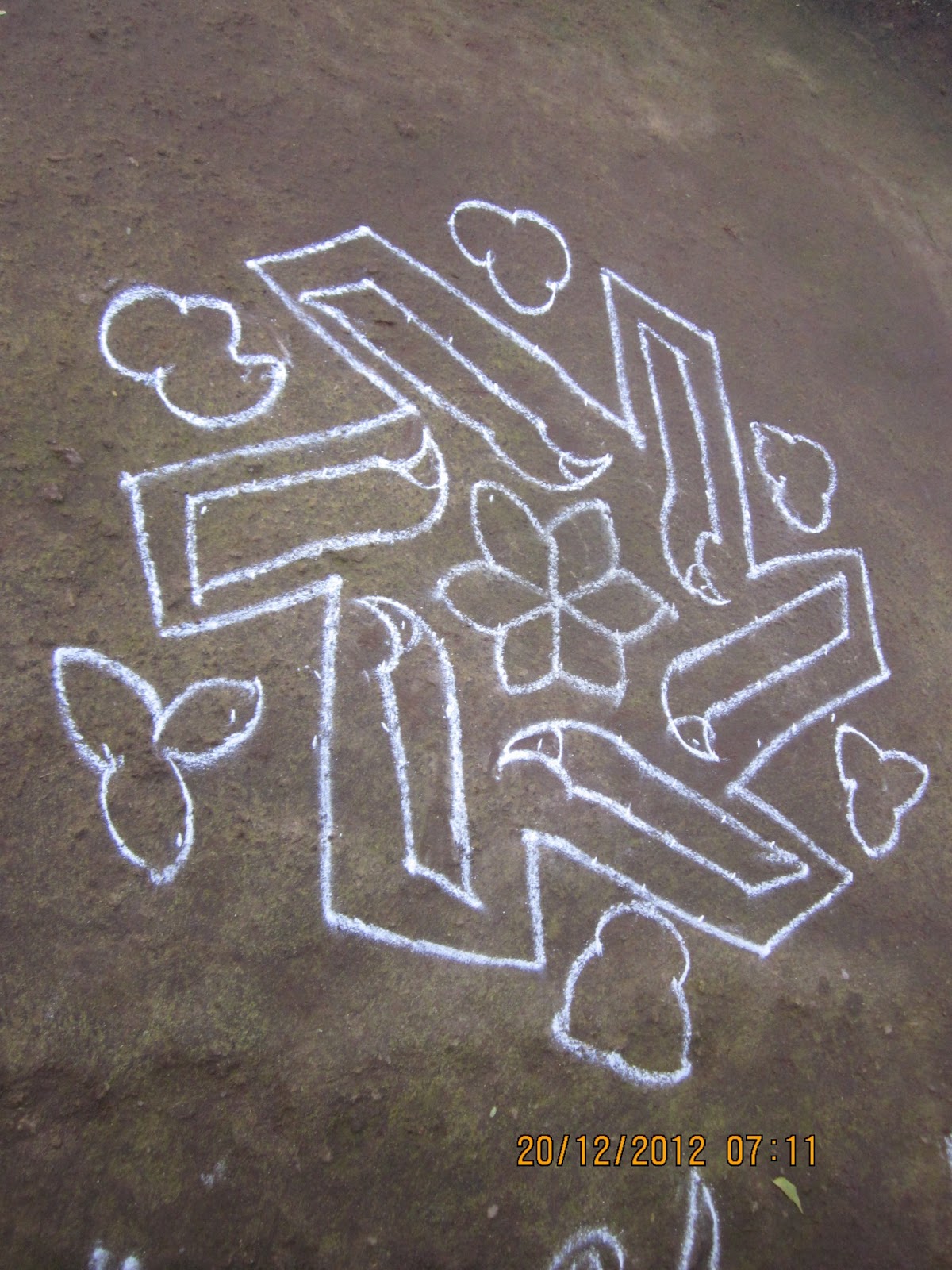 Beautiful Kolam and Painting: Simple Kolam
