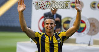 Agen Piala Eropa - Saat ini Robin van Persie telah resmi bergabung dengan klub asal Turki, Fenerbahce. Tak lupa, Van Persie mengucapkan terima kasih kepada dua klub asal Inggris yang pernah dibelanya yakni Arsenal dan Manchester United.