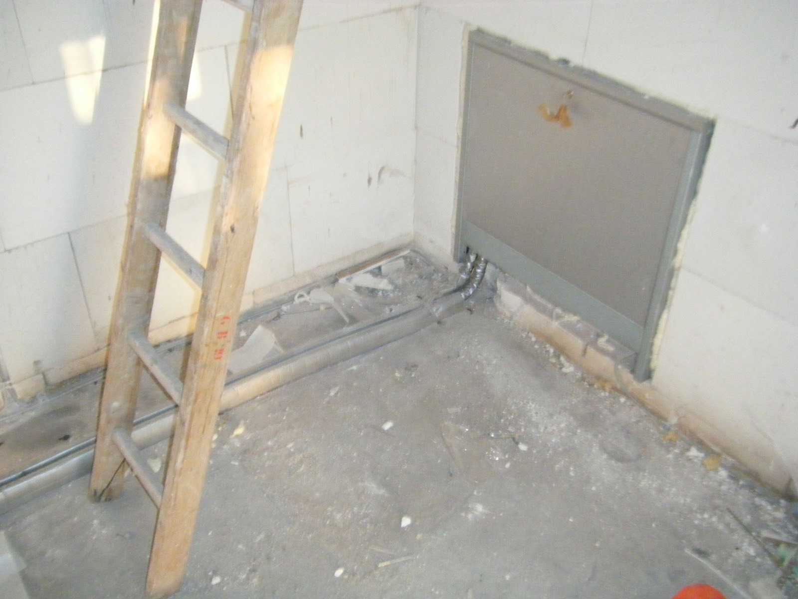 Codename: Edition 325: Abschluss Trockenbau, Elektroinstallation Rohbau