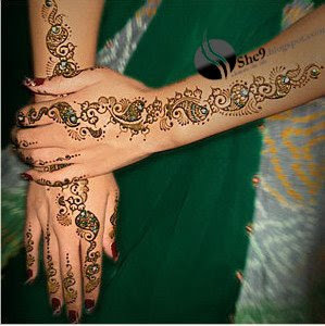 Mehndi On Back