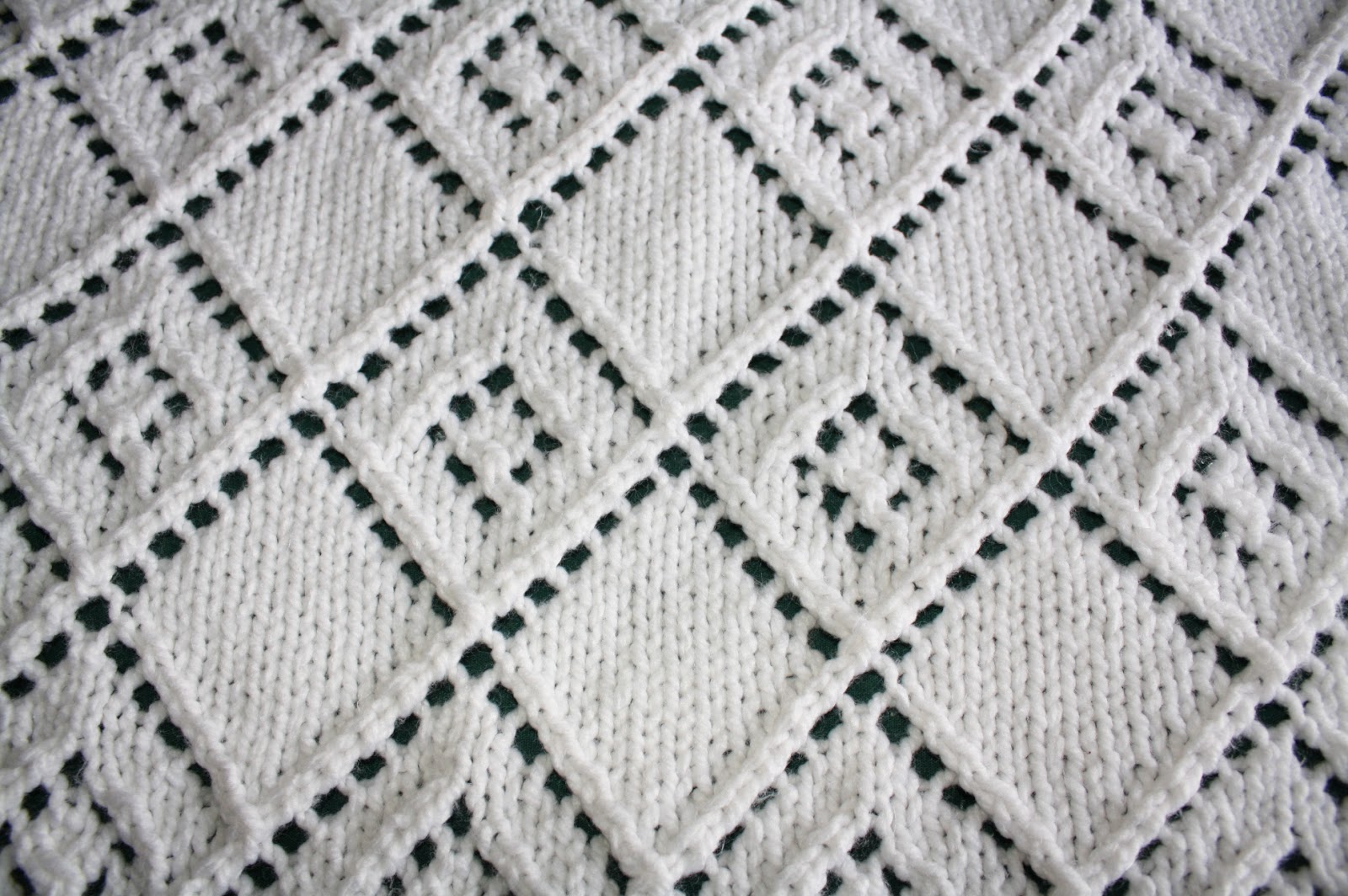 KnitsByDee: Diamond Lace Panel Baby Blanket