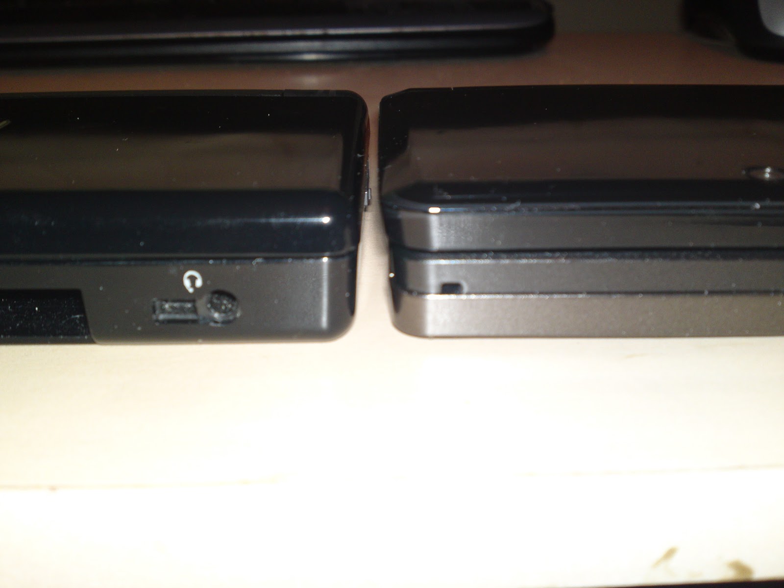3DS vs DS Lite comparisons. Hold Start + Select to win!