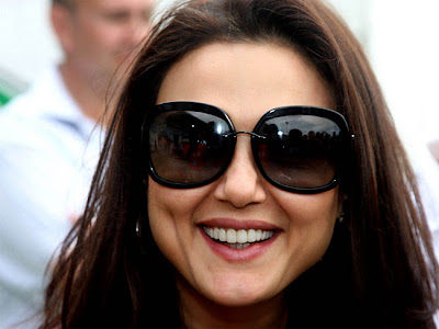 Beautiful Preity Zinta HD Pictures - Bollywood's Dimple Girl