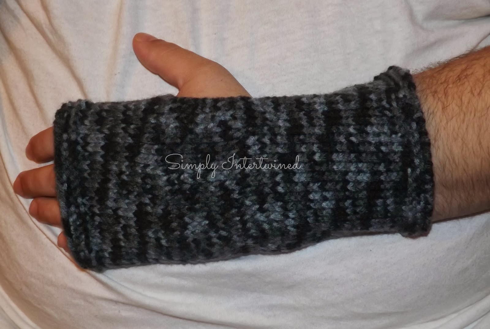 Simply Intertwined Basic Fingerless Gloves for Men