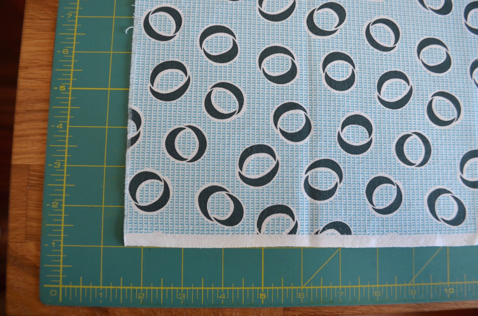 she can quilt Decipher Your Quilt Accurate Cutting and Seam Allowances