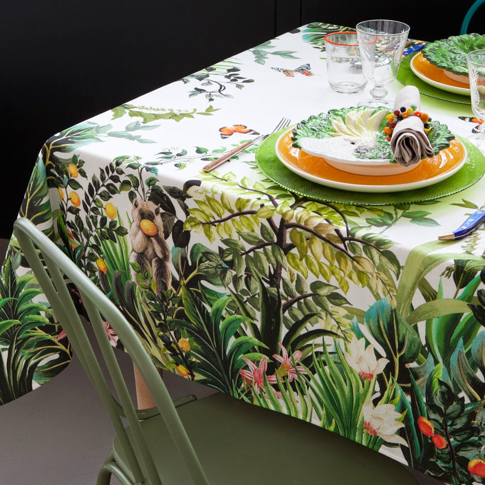 Zara Home Digital Geometric Print Tablecloth Zara Home Digital Geometric Print Tablecloth. Table and chair