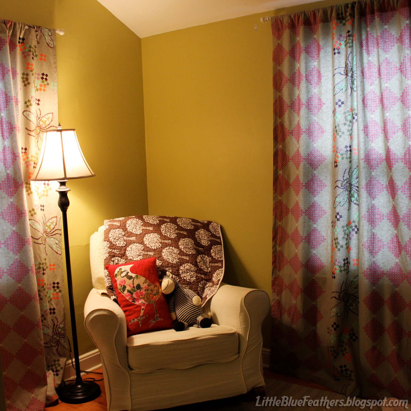 Little Blue Feathers Handmade Curtain Tutorial