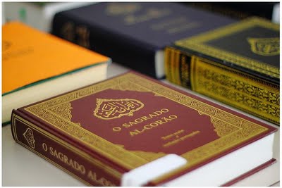 pameran quran qur islam ahmadiyya kanada ahmadiyah sabtu bahwa penyelenggara mengatakan diadakan sebuah dimaksudkan perpustakaan milliken