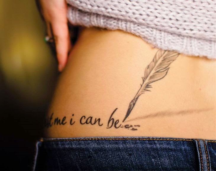 Featured image of post Letras Para Tatuajes De Mujer En La Espalda Con la aceptaci n que existe actualmente hacia los tatuajes son cada vez m s las personas que tienen uno