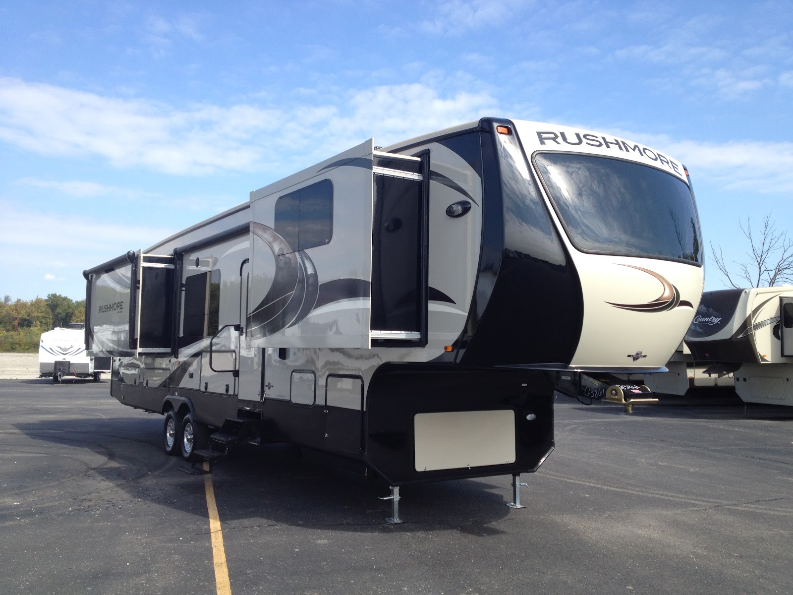 Detroit Fall Camper & RV Show opens Wednesday with 5th wheeler