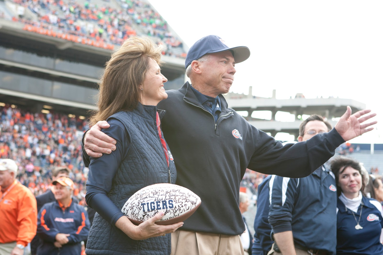 WVSU Sports Samford's Pat Sullivan honored by Auburn; Tigers defeat
