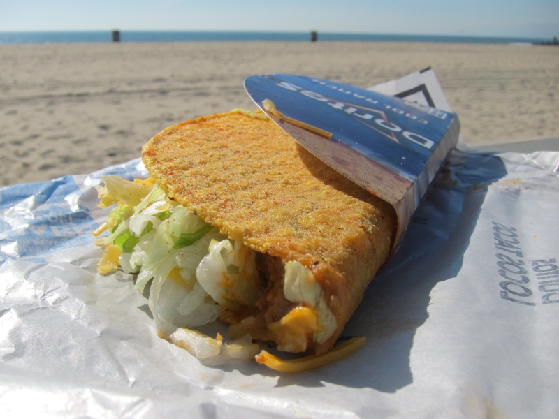 Review Taco Bell Cool Ranch Doritos Locos Taco Brand Eating