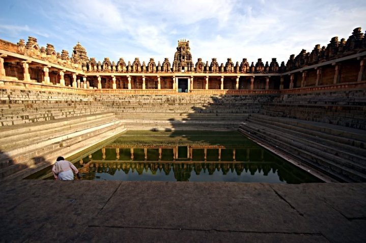 கண் கவரும் அழகுக்காட்சிகல் - Page 2 Temple+Tank%252C+Bhoga+Nandeeshwara+temple%252C+Karnataka