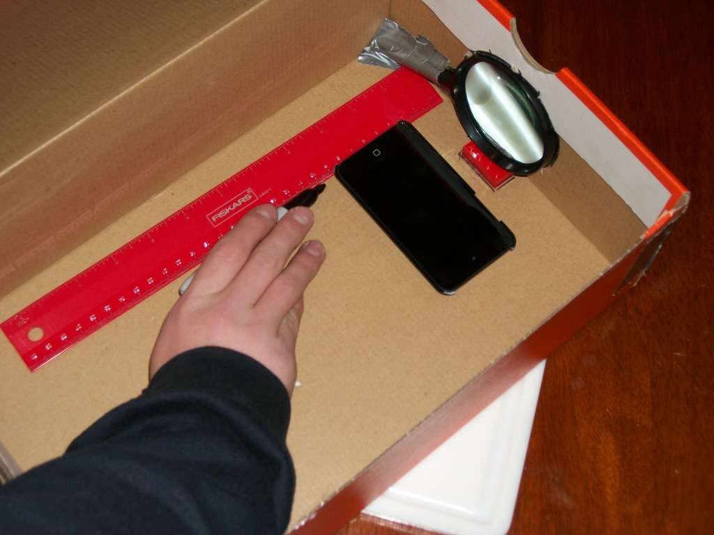 do it yourself: HOME Projector for cell phone or smartphone