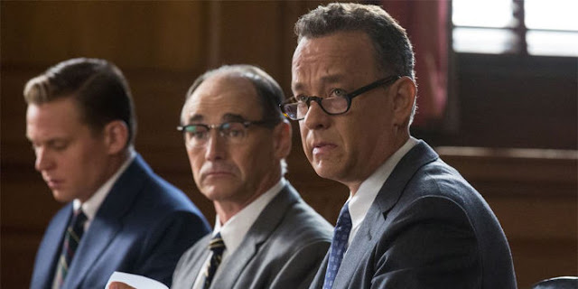 Tom Hanks y Mark Rylance en una escena de El Puente de los Espías