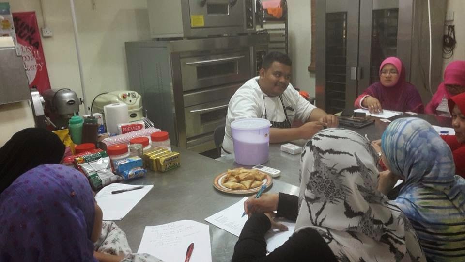 kek roti chef azuan, kelas kek fondant, kelas belajar roti, BELAJAR BUAT KEK, KEK HALAL, KEK SHAH ALAM, KEK KAHWIN, KEK PENGANTIN, KEK TUNANG, KEK CANTIK, KEK UNIK, KEK SHAH ALAM