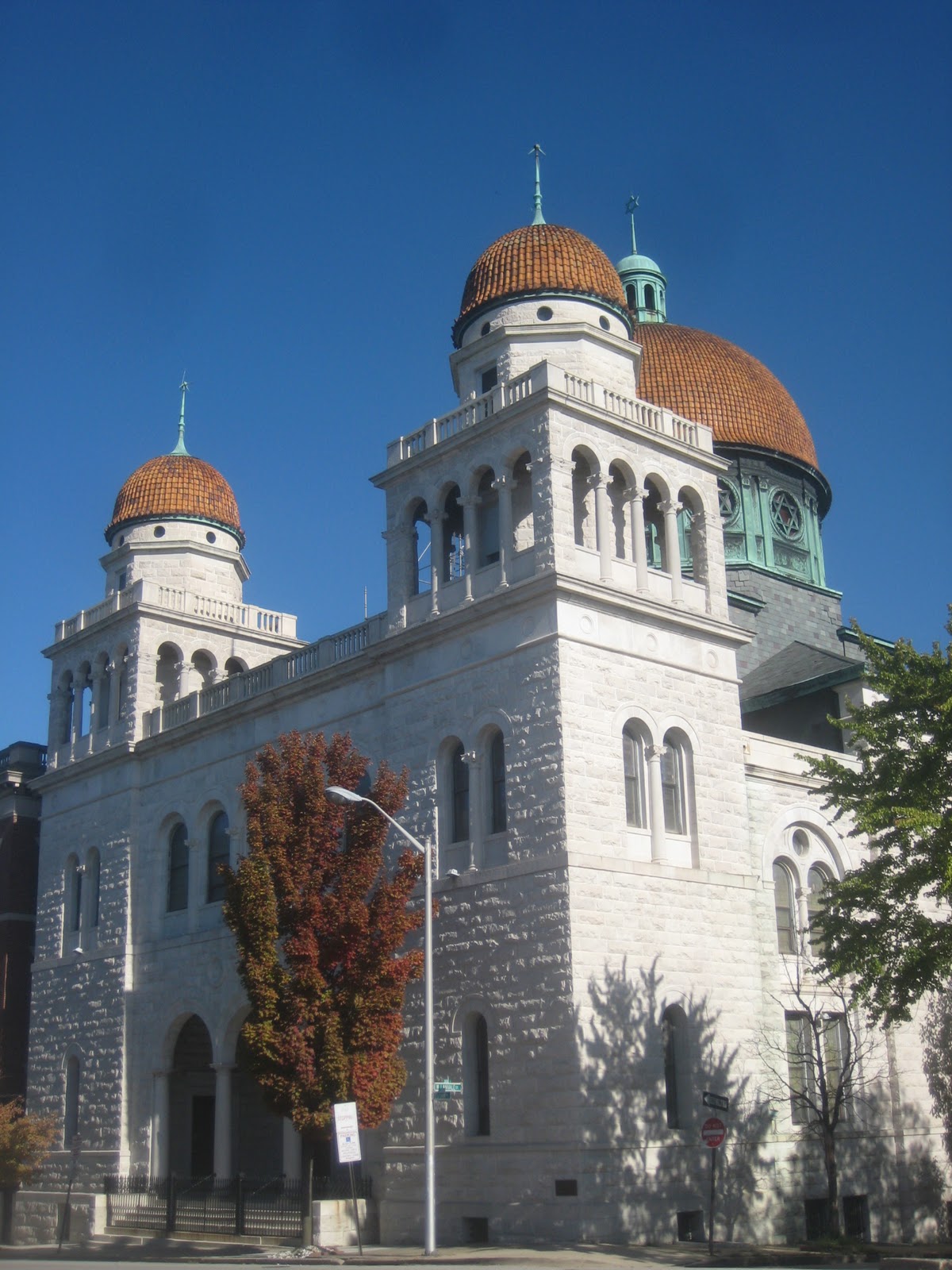 Southern Folk Artist & Antiques Dealer/Collector December 2011