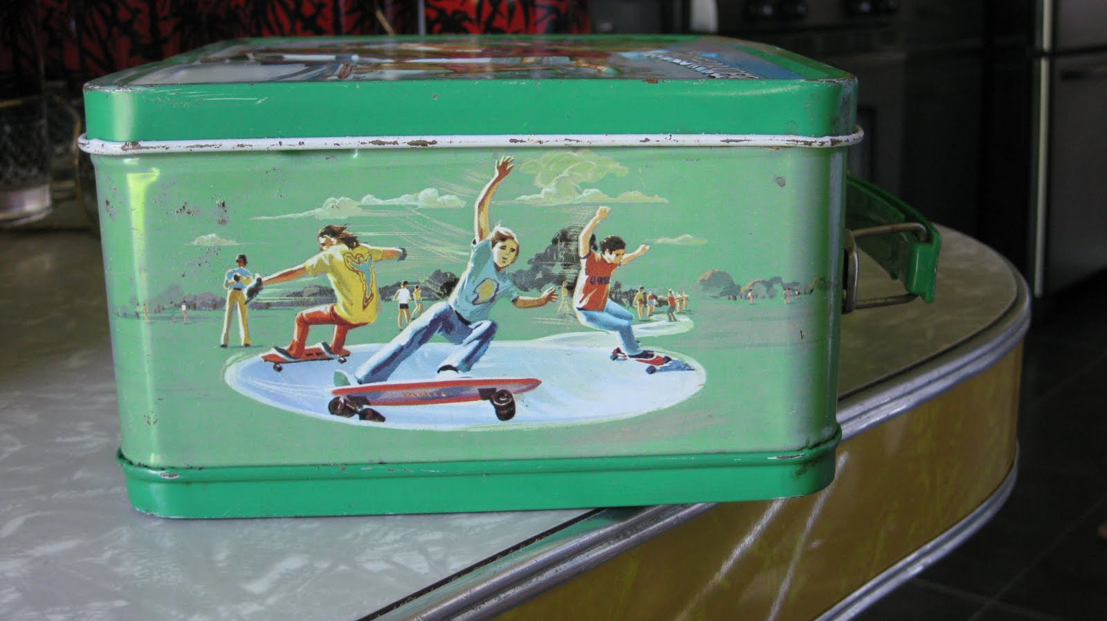 RetroChic: Vintage metal lunch boxes