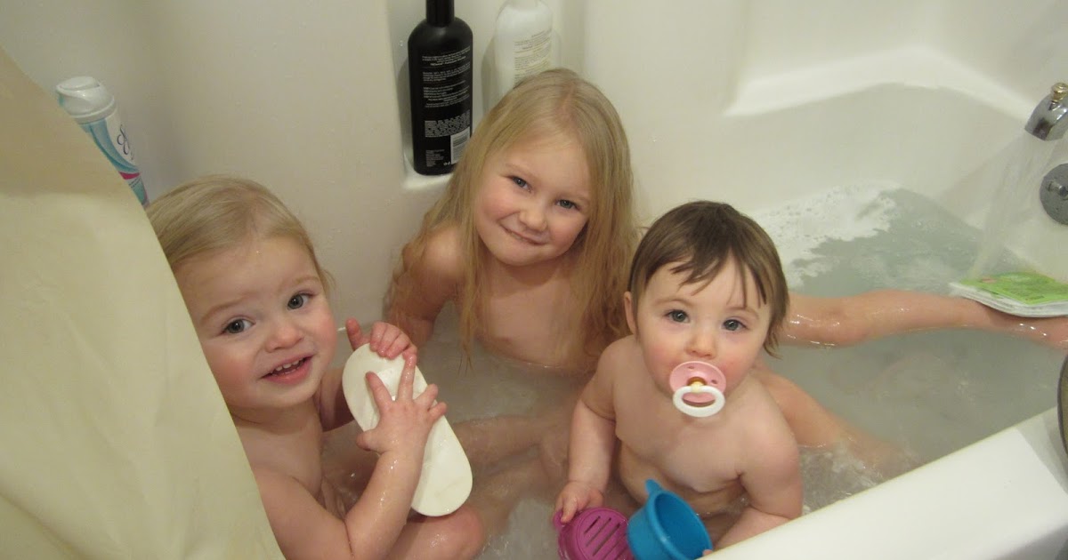 Zack, Ems, Elise and James: Bath Time!