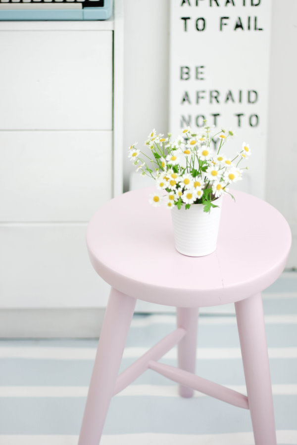 DIY Lieblingsstück: Alter Hocker in neuem Glanz DIY Lieblingsstück: Alter Hocker in neuem Glanz