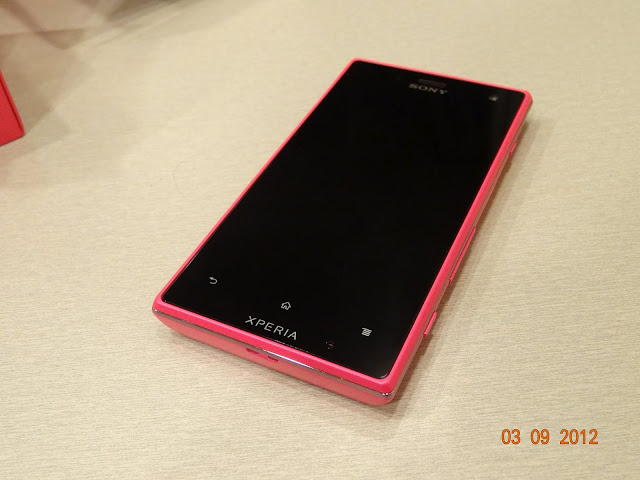 [開箱分享] SONY Xperia Acro S 桃紅機