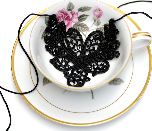 tie back lace necklace Antique Black Lace Necklace #black #antique #lace #jewelry