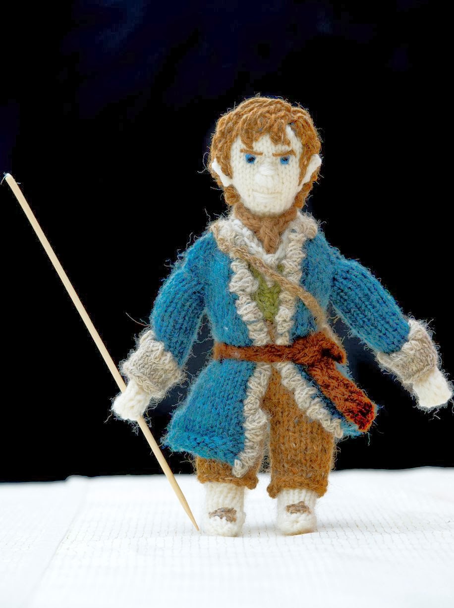 The Hobbit Movie News: Grandmothers stunning knitted models of Lord of t...