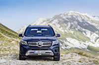 2017-Mercedes-GLS-54.jpg