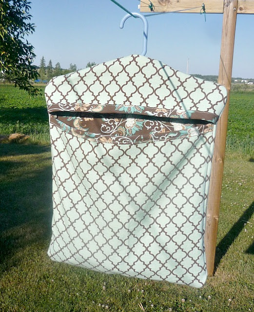 Green Willow Pond Easy Clothespin Bag