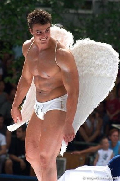 http://4.bp.blogspot.com/-WbXpX5Cl0Lg/Tdd-m0c53iI/AAAAAAAAAJ8/ywjB7VZpICI/s1600/gay_pride_angel.jpg