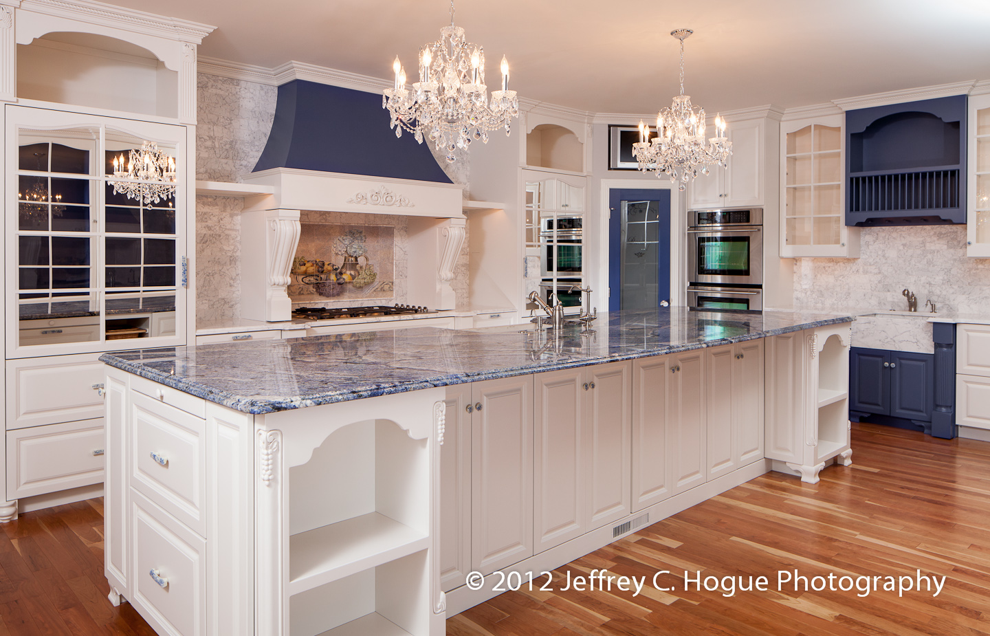 Stone Pond House: Kitchen Stone Pond House: Kitchen