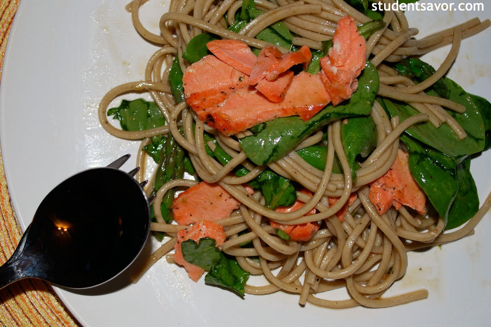 STUDENT SAVOR Soba Noodles & Salmon