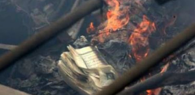 Tolong Bantu Sebarluaskan Jangan Sampai Terhenti Di Anda: (Astaghfirullah) Masjid Dirusak Saat Natal, Alquran Dibakar dan Dibuang ke Jalan Tolong Bantu Sebarluaskan Jangan Sampai Terhenti Di Anda: (Astaghfirullah) Masjid Dirusak Saat Natal, Alquran Dibakar dan Dibuang ke Jalan