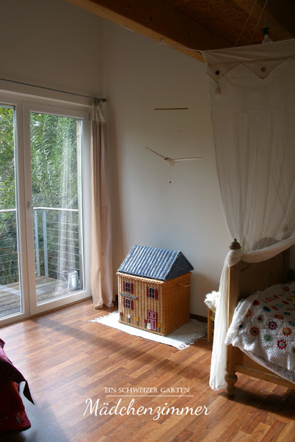 Ein schweizer garten: 10/12 Kinderzimmer dachgeschoss madchen